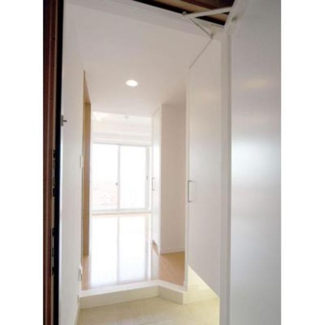 ※写真は同タイプ住戸です。(玄関)