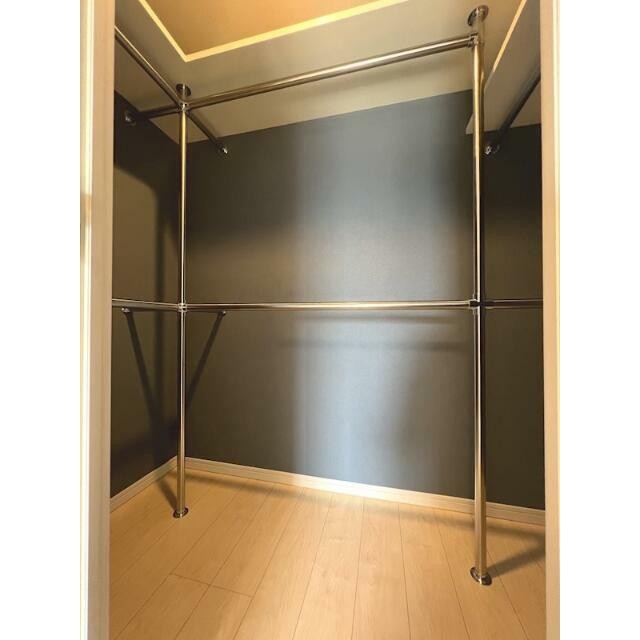 ウォークインクローゼット(内装)