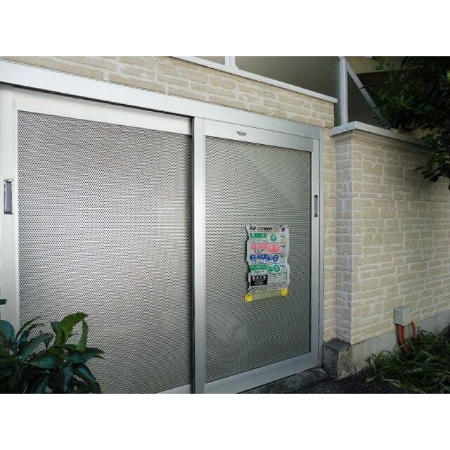 ゴミ置き場：2016年2月撮影