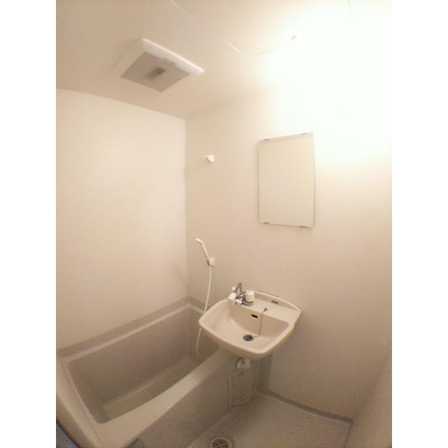 広角レンズで撮影(風呂)