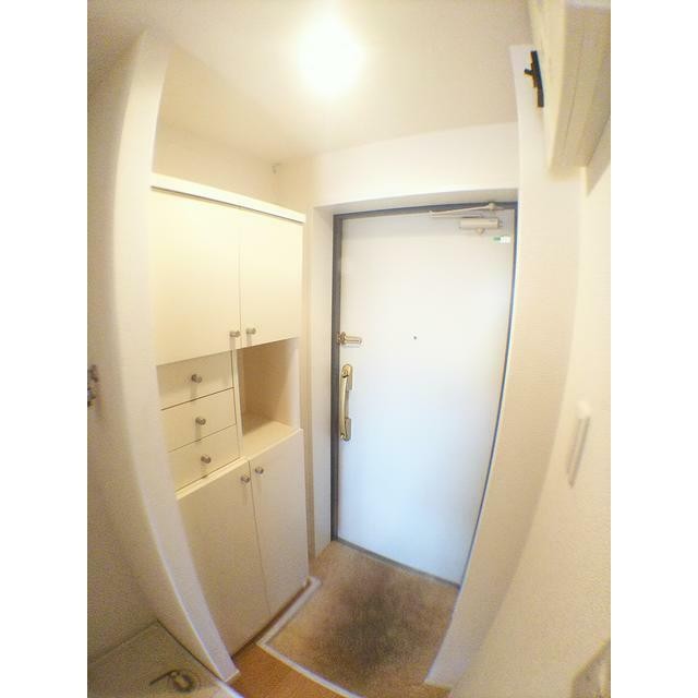 広角レンズで撮影(玄関)