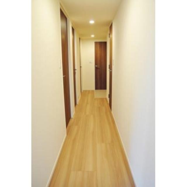 ※写真は同タイプ住戸です。(玄関)