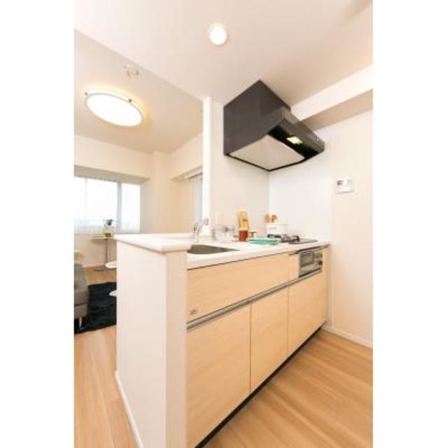 ※写真は同タイプ住戸です。(キッチン)