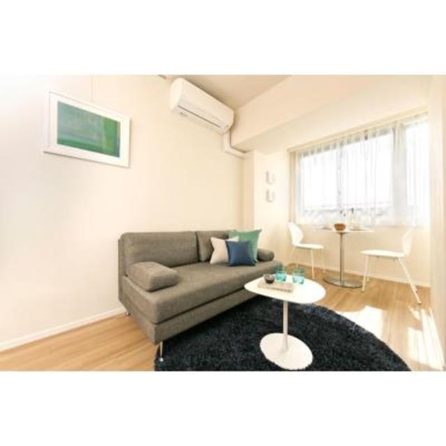 ※写真は同タイプ住戸です。(居間)