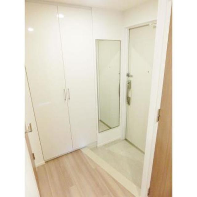 ※写真は同タイプ住戸です。(玄関)