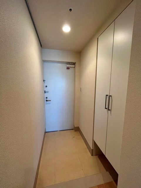 ※写真は同タイプ住戸です。(玄関)