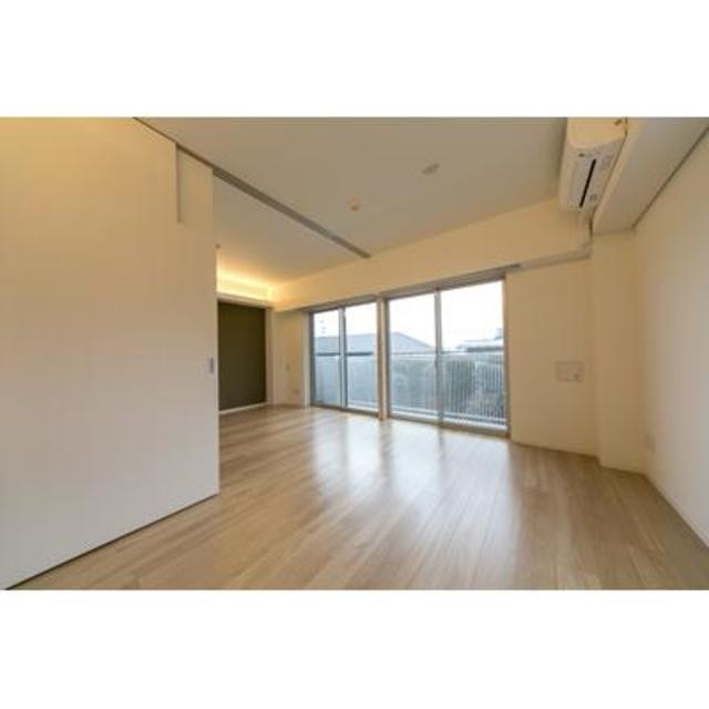 ※写真は同タイプ住戸です。(居間)