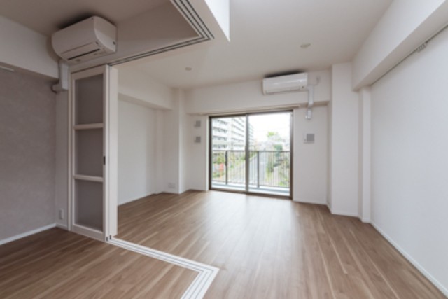 ※写真は同タイプ住戸です。(居間)