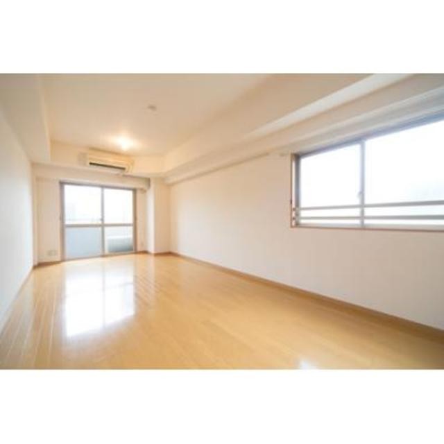 ※写真は同タイプ住戸です。(居間)