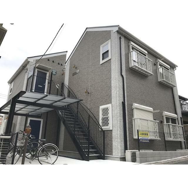 イギリスの寄宿舎をイメージしたオシャレな外観♪(外観)