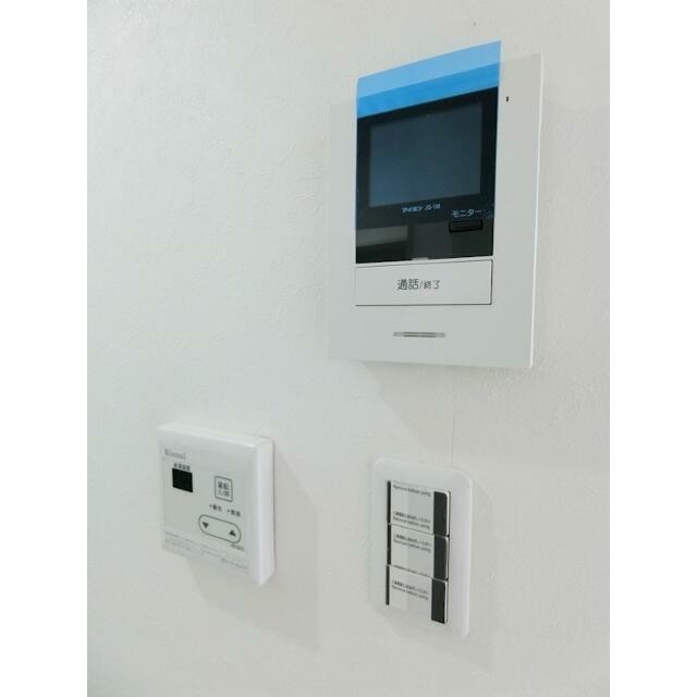 安心のカラーモニター付インターホンです！