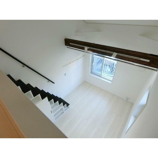 梁（はり）一体型の照明がオシャレです！室内物干しにもなります！