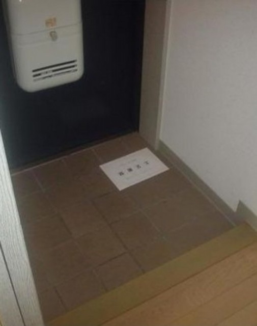 (玄関)