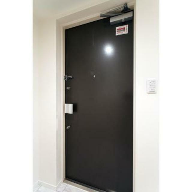 ※同仕様写真含む(玄関)