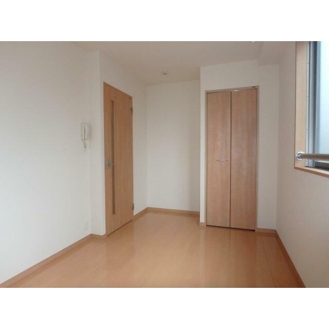 洋室6帖・収納スペース有り