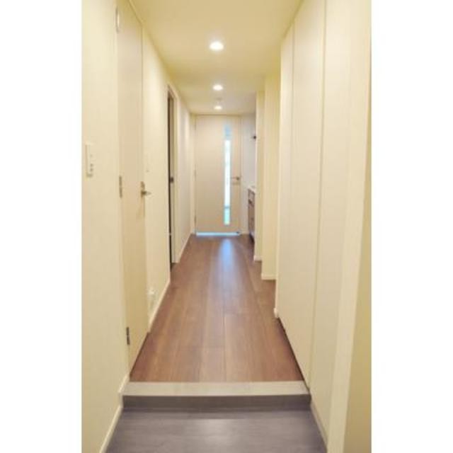 ※写真は同タイプ住戸です。(玄関)