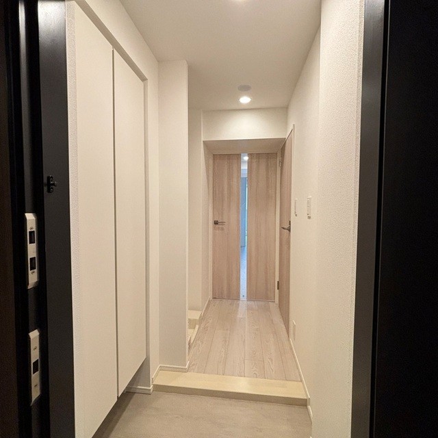 ※写真は同タイプ住戸です。(玄関)