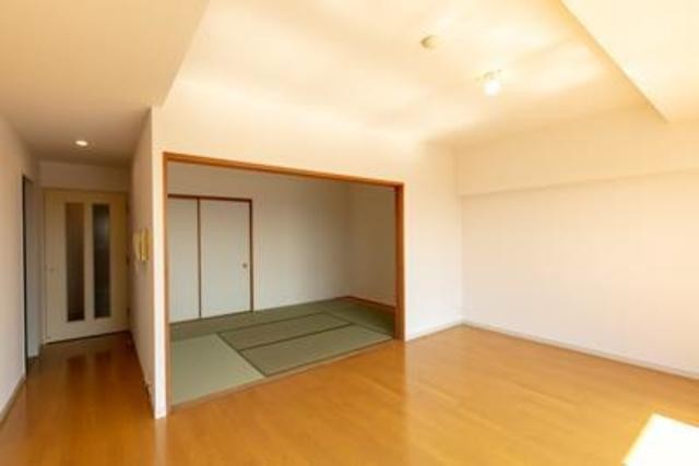 ※写真は同タイプ住戸です。(居間)