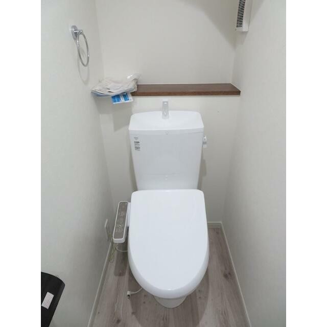 嬉しいバストイレ別！ウォシュレットつき！(内装)