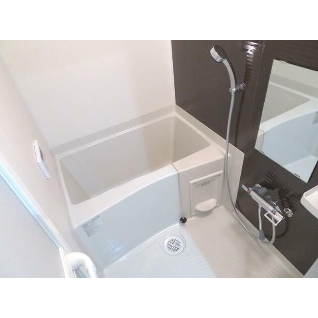 追焚きや浴室暖房換気乾燥機付き！一日の終わりには快適なバスタイムを！(風呂)