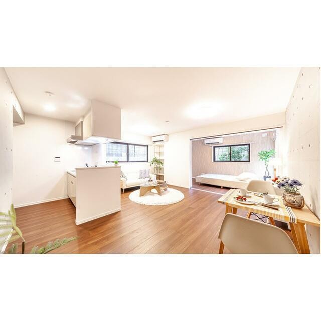 家具は付属品ではございません。(居間)