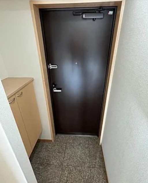 ※同仕様写真含む(玄関)