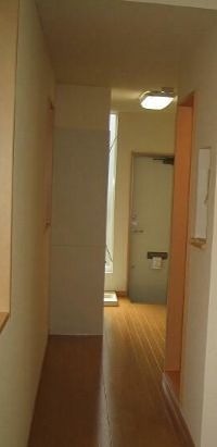(玄関)