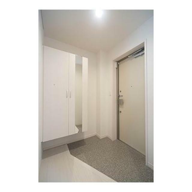 ※写真は同タイプ住戸です。(玄関)