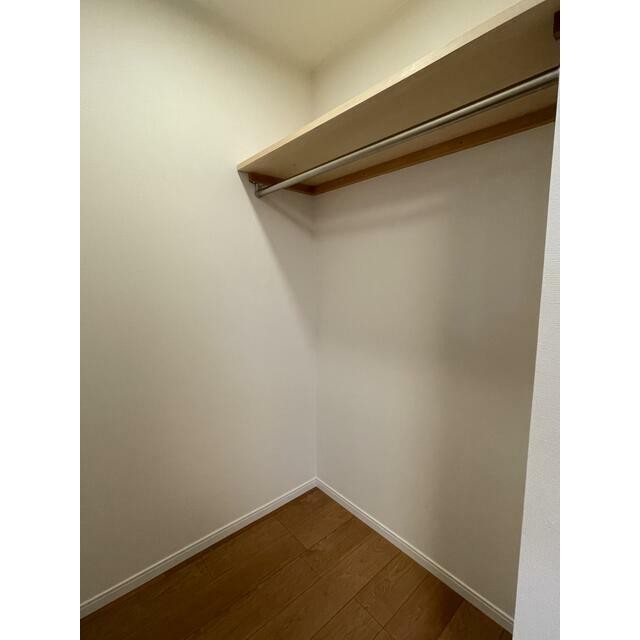 ウォークインクローゼット(内装)