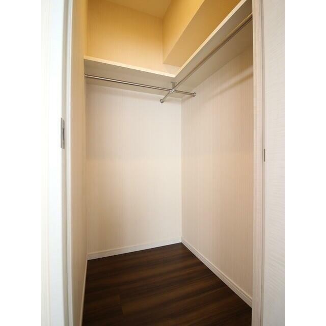 ウォークインクローゼット(内装)