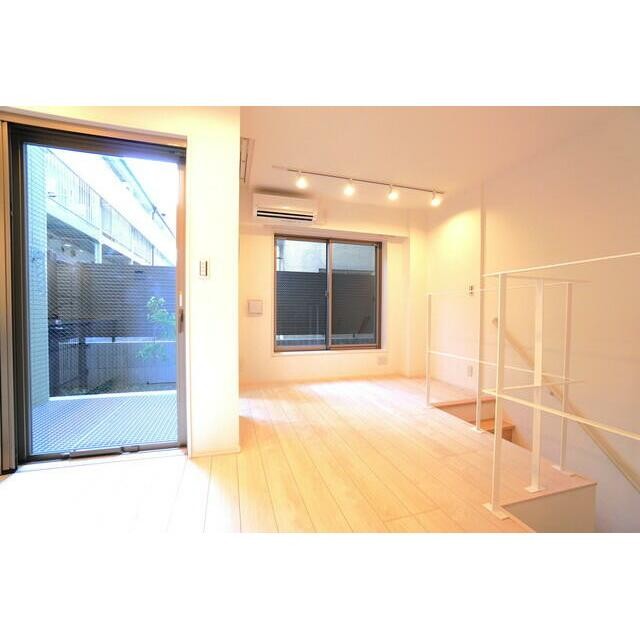 ※写真は同タイプ住戸です。(居間)