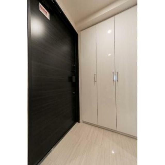 ※写真は同タイプ住戸です。(玄関)