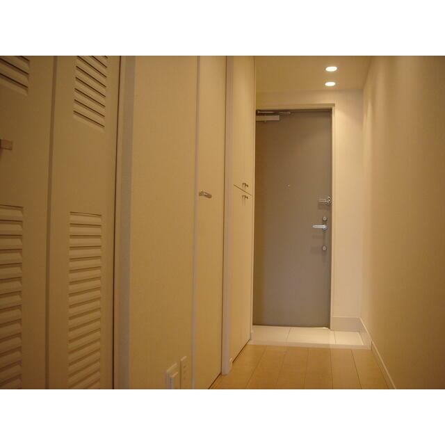 ※同仕様写真含む(玄関)