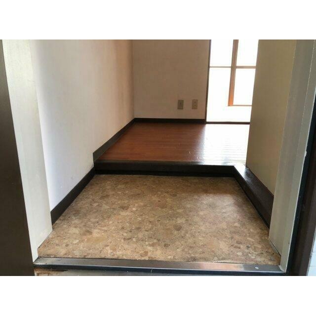 ※同仕様写真含む(玄関)