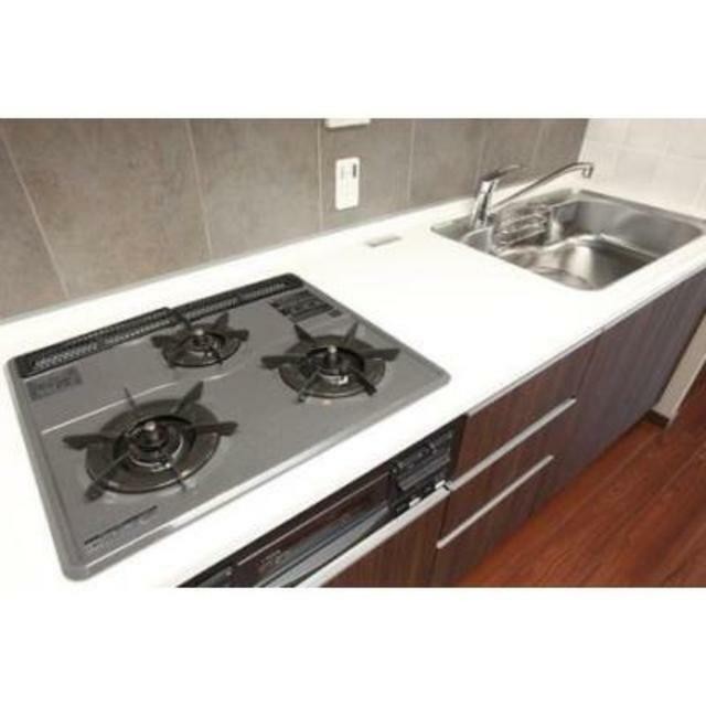 ※写真は同タイプ住戸です。(キッチン)