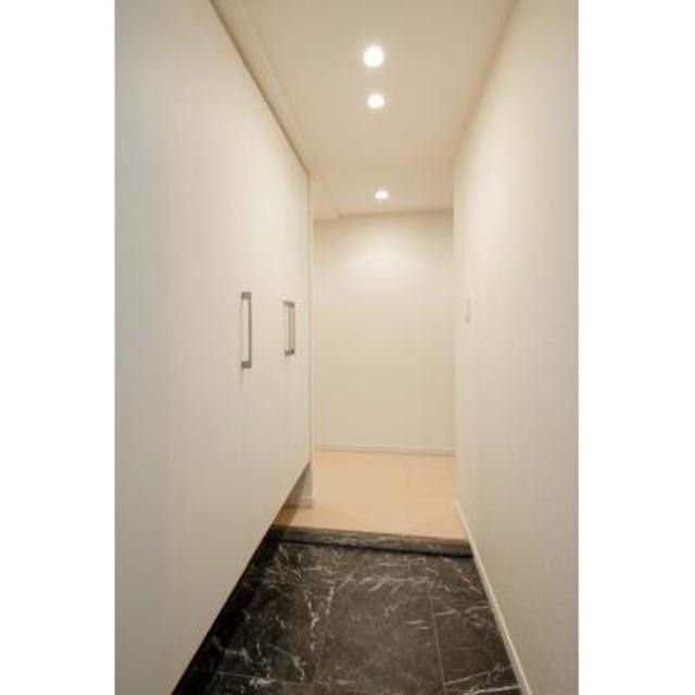 ※写真は同タイプ住戸です。(玄関)