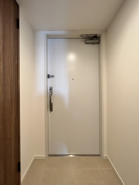 ※写真は同タイプ住戸です。(玄関)
