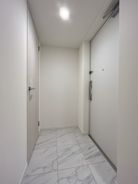 ※写真は同タイプ住戸です。(玄関)