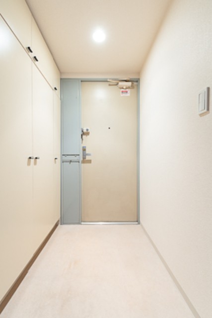 ※写真は同タイプ住戸です。(玄関)