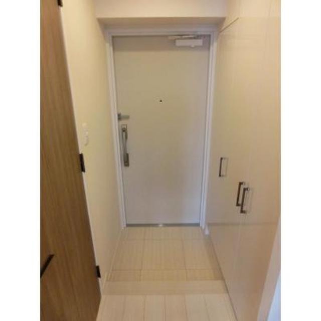 ※写真は同タイプ住戸です。(玄関)