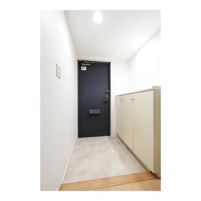 ※写真は同タイプ住戸です。(玄関)