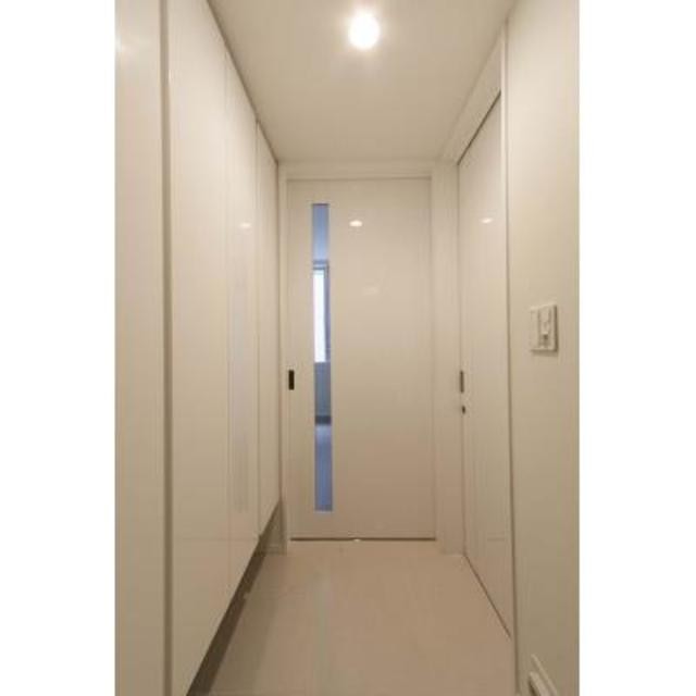 ※写真は同タイプ住戸です。(玄関)