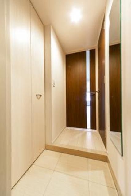 ※写真は同タイプ住戸です。(玄関)