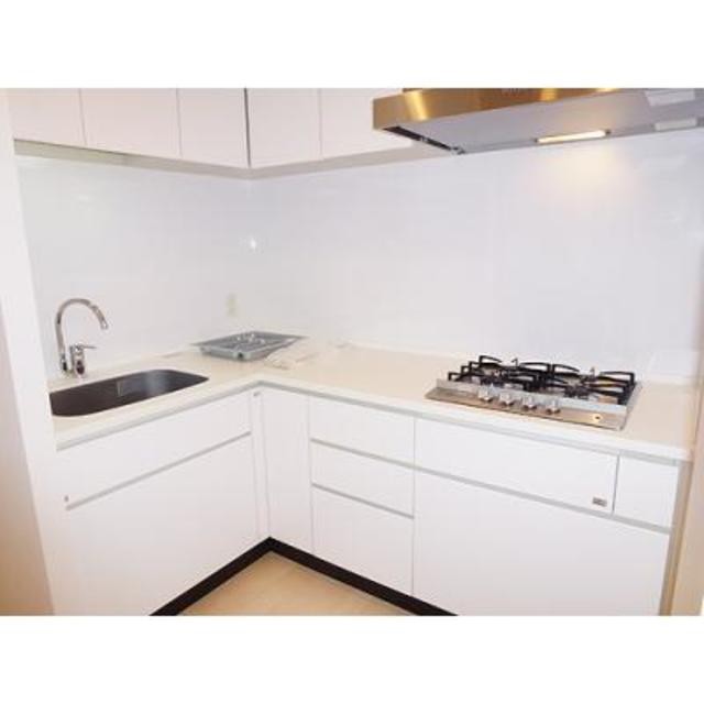 ※写真は同タイプ住戸です。(キッチン)