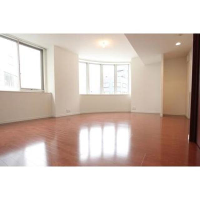 ※写真は同タイプ住戸です。(居間)