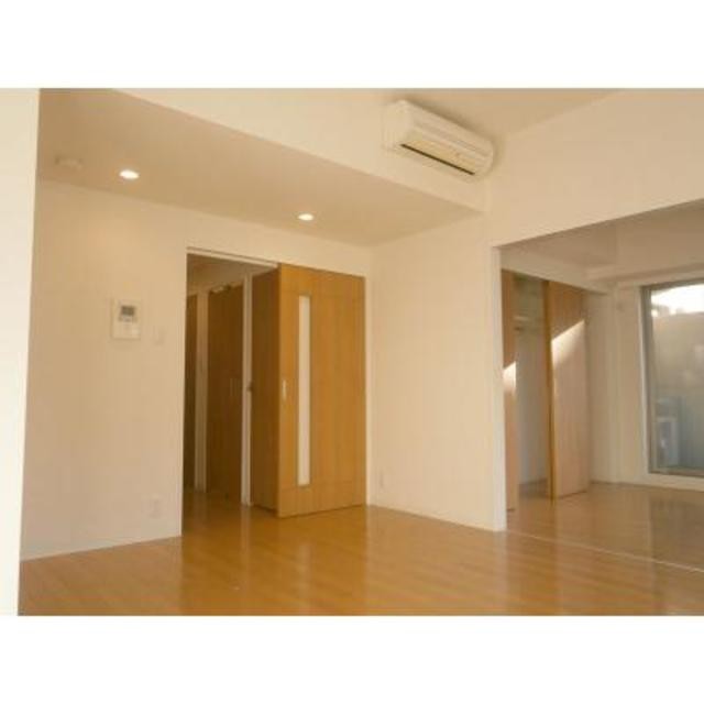 ※写真は同タイプ住戸です。(居間)