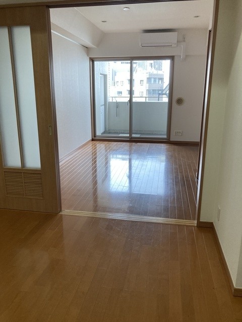 (居間)