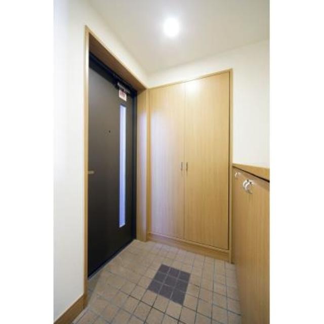 ※写真は同タイプ住戸です。(玄関)