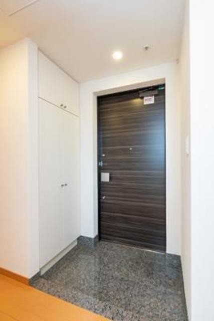 ※写真は同タイプ住戸です。(玄関)