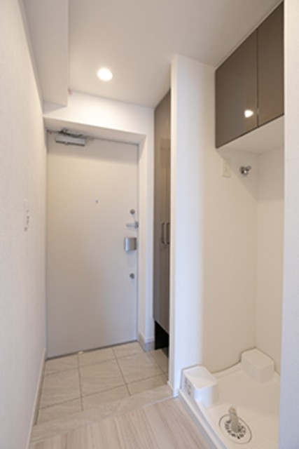 ※写真は同タイプ住戸です。(玄関)